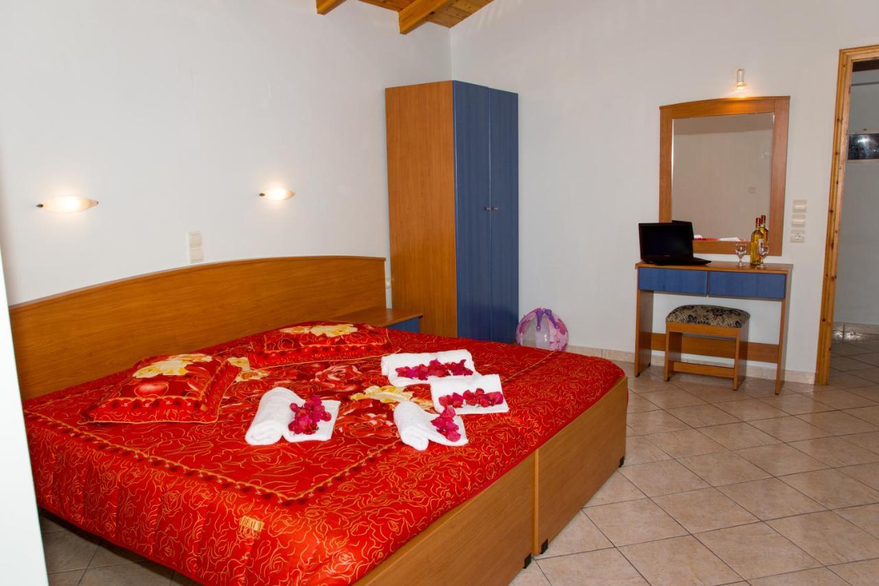 Christina Apartments Циливи Номер фото