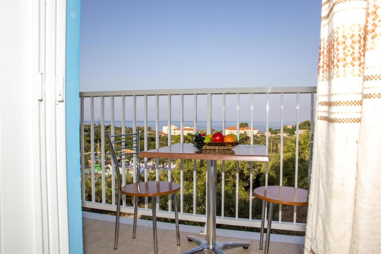 Christina Apartments Циливи Номер фото